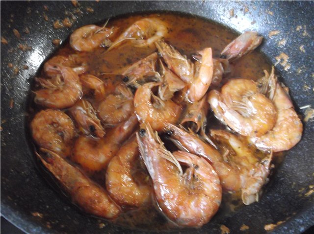 Shrimps in honey sauce