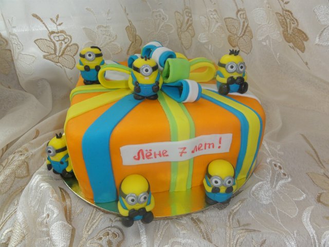 Despicable Me Cakes