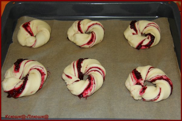 Cranberry wreaths