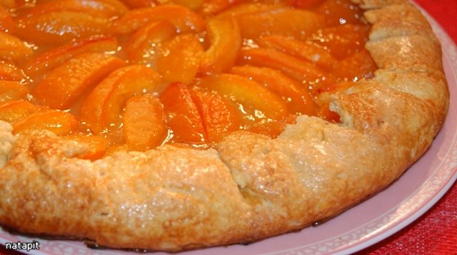 Crostata ar aprikozēm