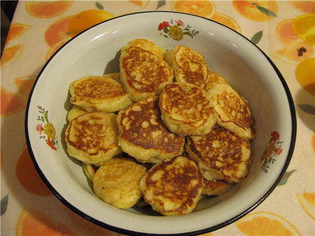 Virtuves piederumi (katli, pannas, vāki)