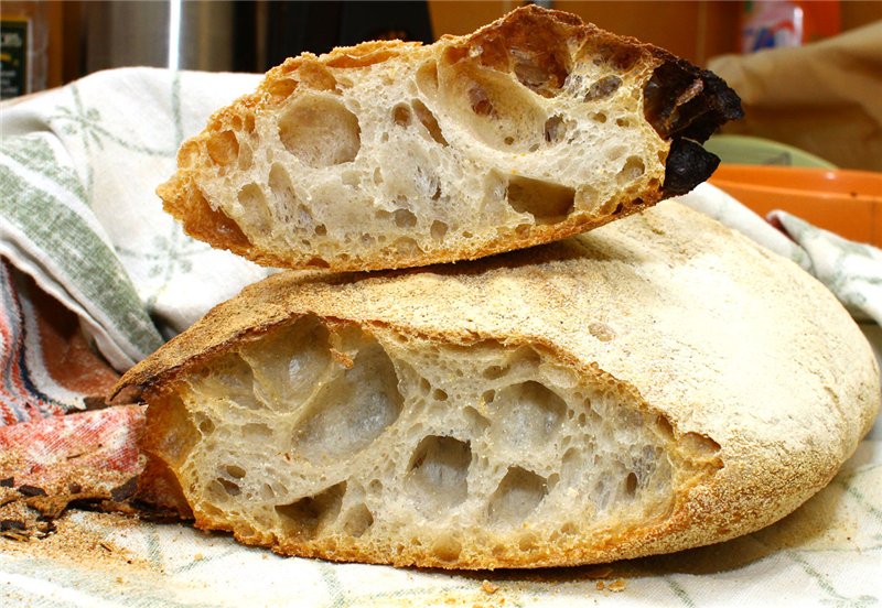 Brød Altamuro (Pane di Altamuro) i ovnen