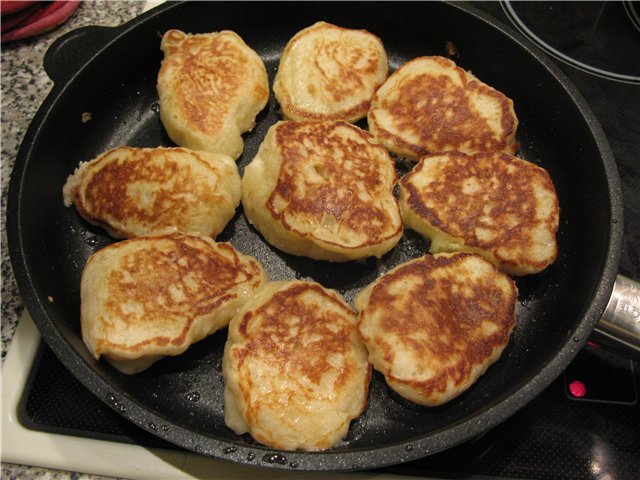 Virtuves piederumi (katli, pannas, vāki)