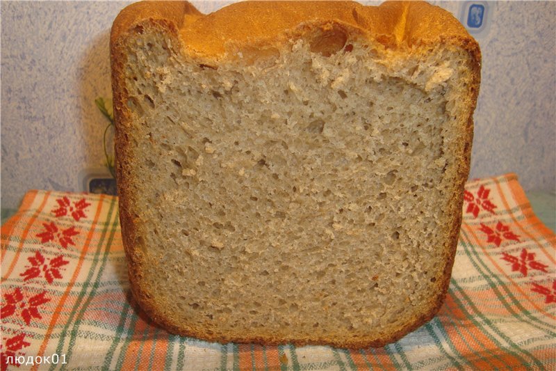 Stolichny hvete-rugbrød (brødmaker)