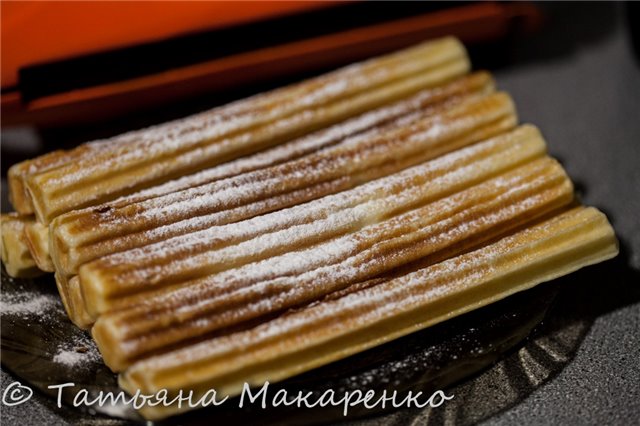 Eclairs Churros ar biezpiena pildījumu (Churrosmaker Princess 132401)