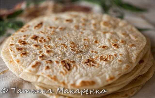 Chapati với màu xanh lá cây nhúng