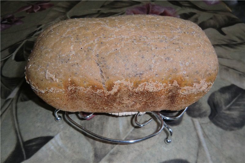 Wheat-buckwheat bread with poppy seeds, flax seeds, walnuts