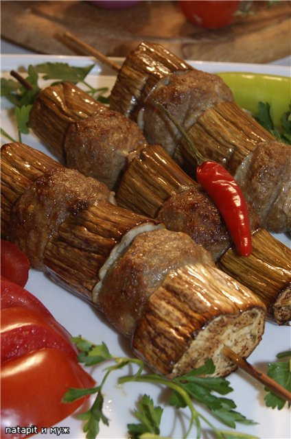 Kebaba kebabs ar baklažāniem. (Mums, mīļotājiem)