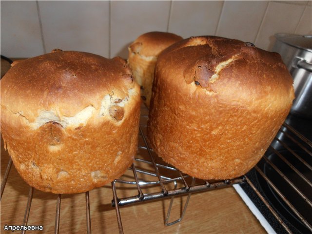 Pokhlebkin-kake og tilpasning til en brødmaker (mesterklasse)