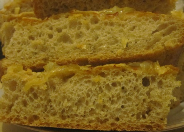 Focaccia potet med løk