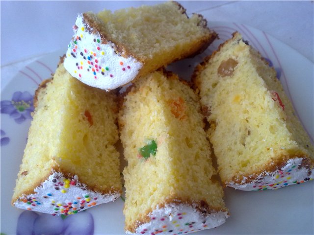 Kulich עם Myasoedovskaya בתנור (כיתת אמן)