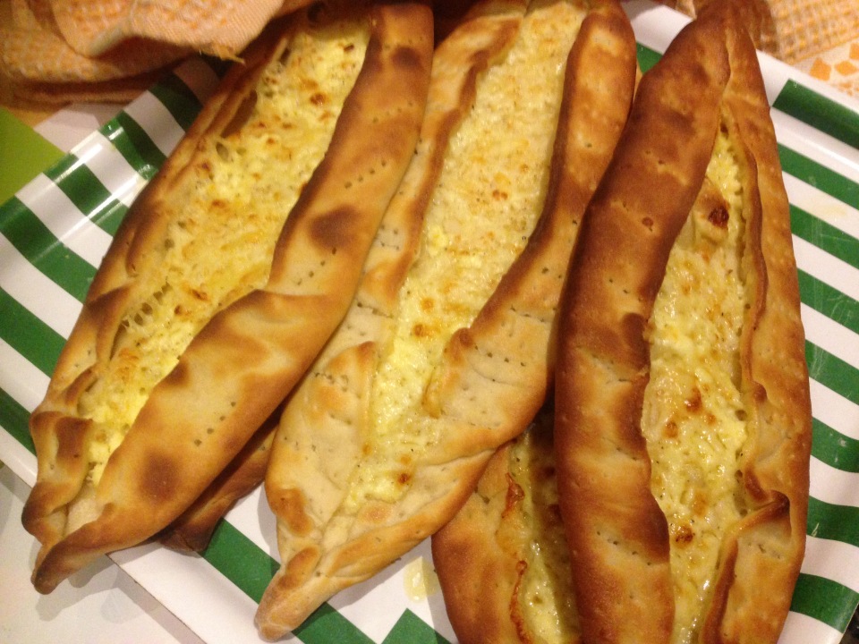 Tyrkiske tortillas med fyll (Pide)