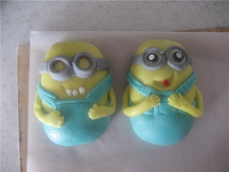 Despicable Me Cakes