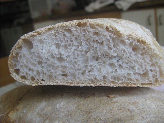 Vecā Komo maize (Pane di Como Antico) krāsnī