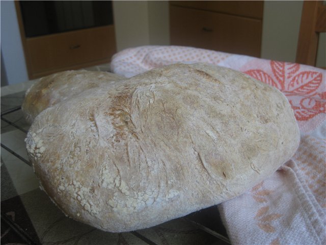 Vecā Komo maize (Pane di Como Antico) krāsnī