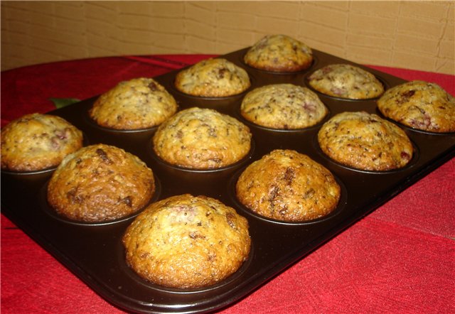 Muffins med sjokolade og bær