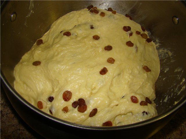 Kulich עם Myasoedovskaya בתנור (כיתת אמן)