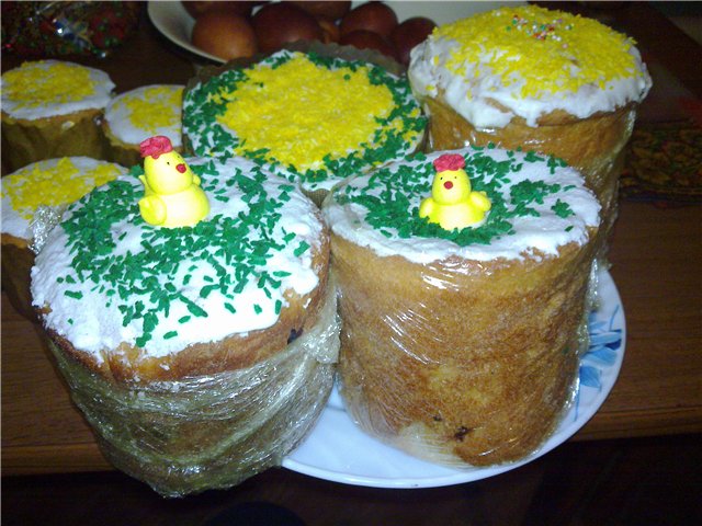 Kulich ar Myasoedovskaya krāsnī (meistarklase)