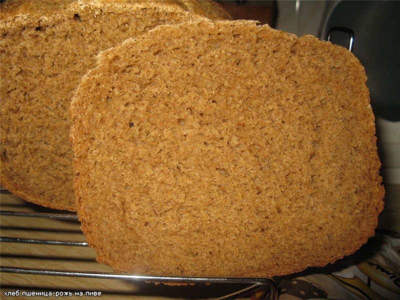 Stolichny hvete-rugbrød (brødmaker)