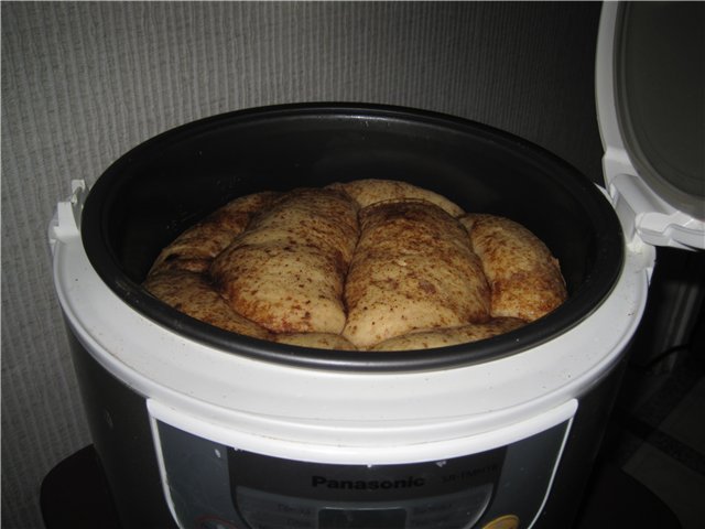 Clouds buns in a multicooker DEX DMC-50