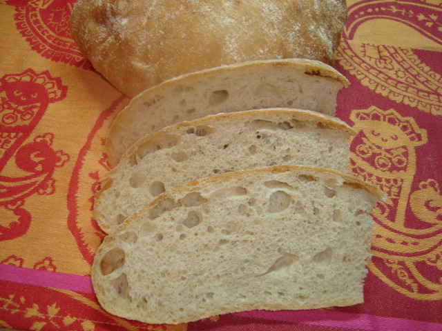 Zemnieciska kviešu maize (Pane Bigio) krāsnī