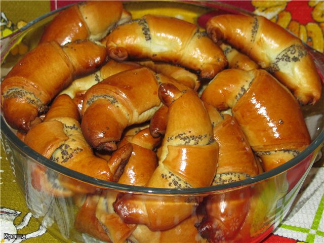 Bagels with poppy-cream filling