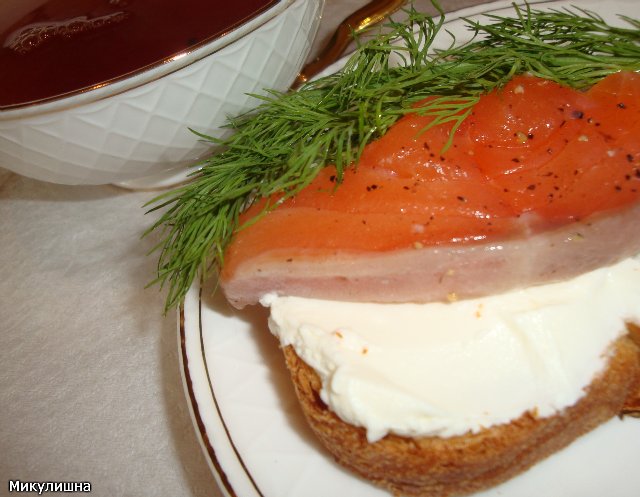 Hvetebrød med honning og cottage cheese (brødmaker)