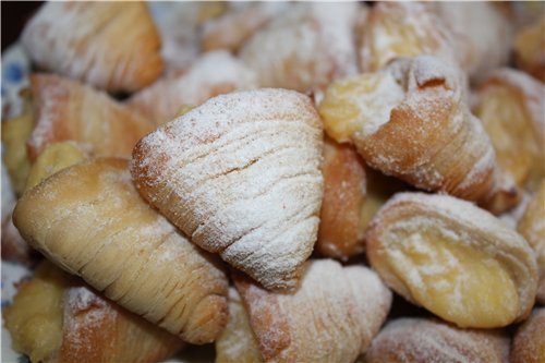 Napolitansk krøllete puff. Sfogliatella napoletana riccia