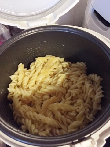 Pasta in a multicooker Panasonic SR-TMH10