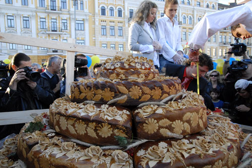 Loaf. Recipes, history, rituals