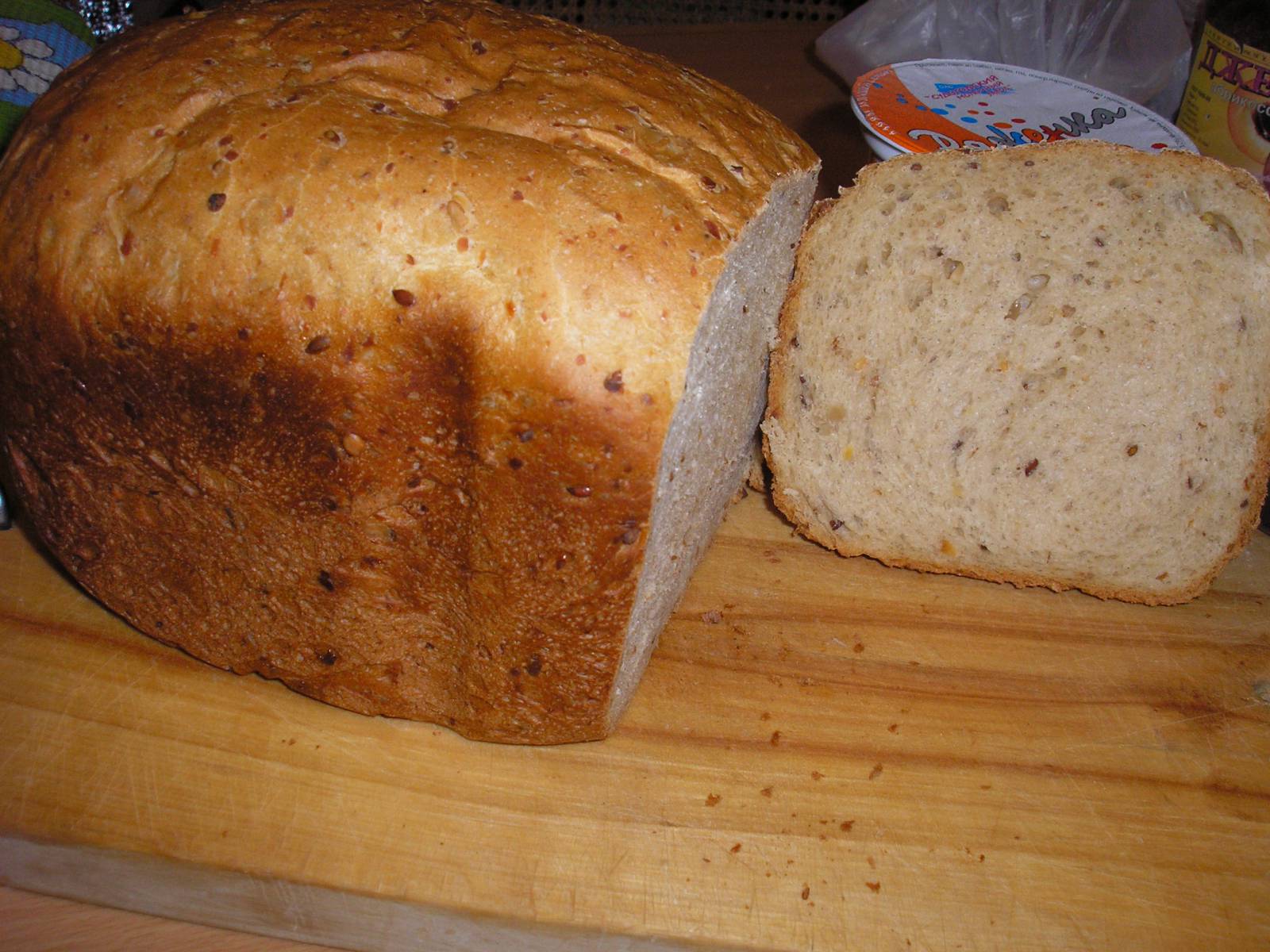 Bork. Ostebrød i en brødmaker