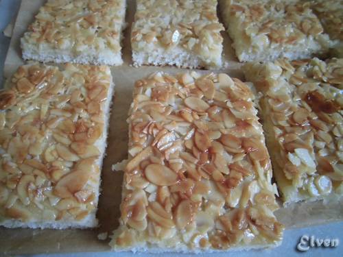 Bee sting cakes (Bienenstich)